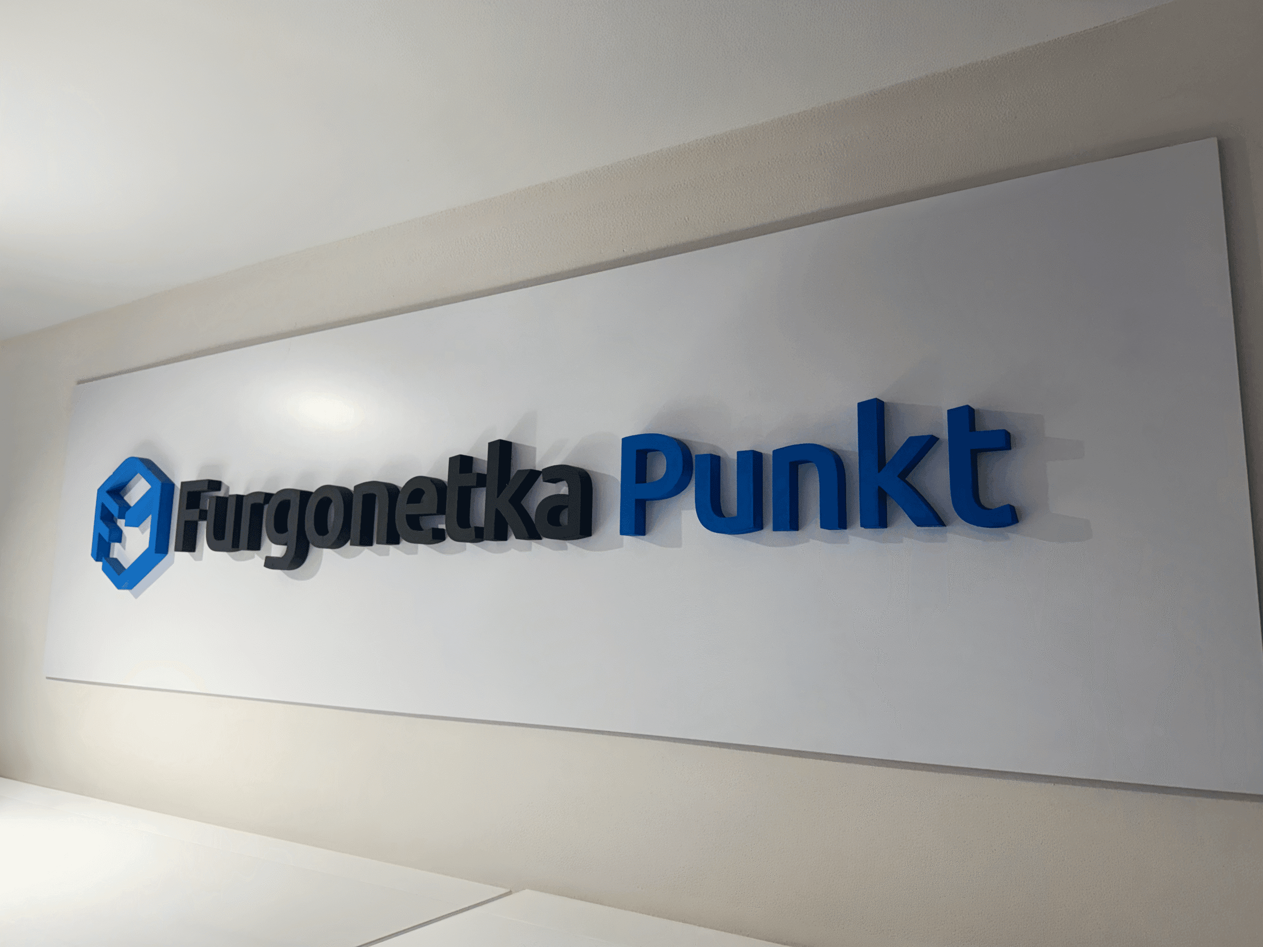 Paczki bez kolejek i czekania na kuriera. Jak Furgonetka Punkt ułatwia wysyłkę i odbiór przesyłek w Lublinie i na Lubelszczyźnie